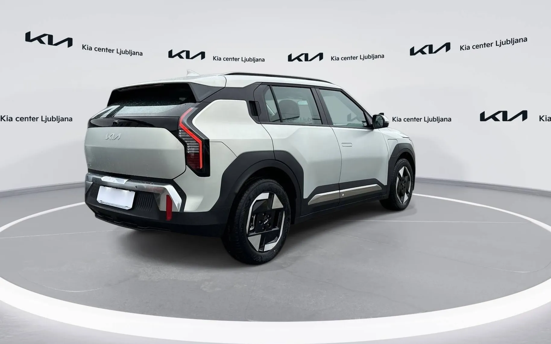Zunanja slika - KIA EV3 - SKY 58.3 kWh baterija - 5