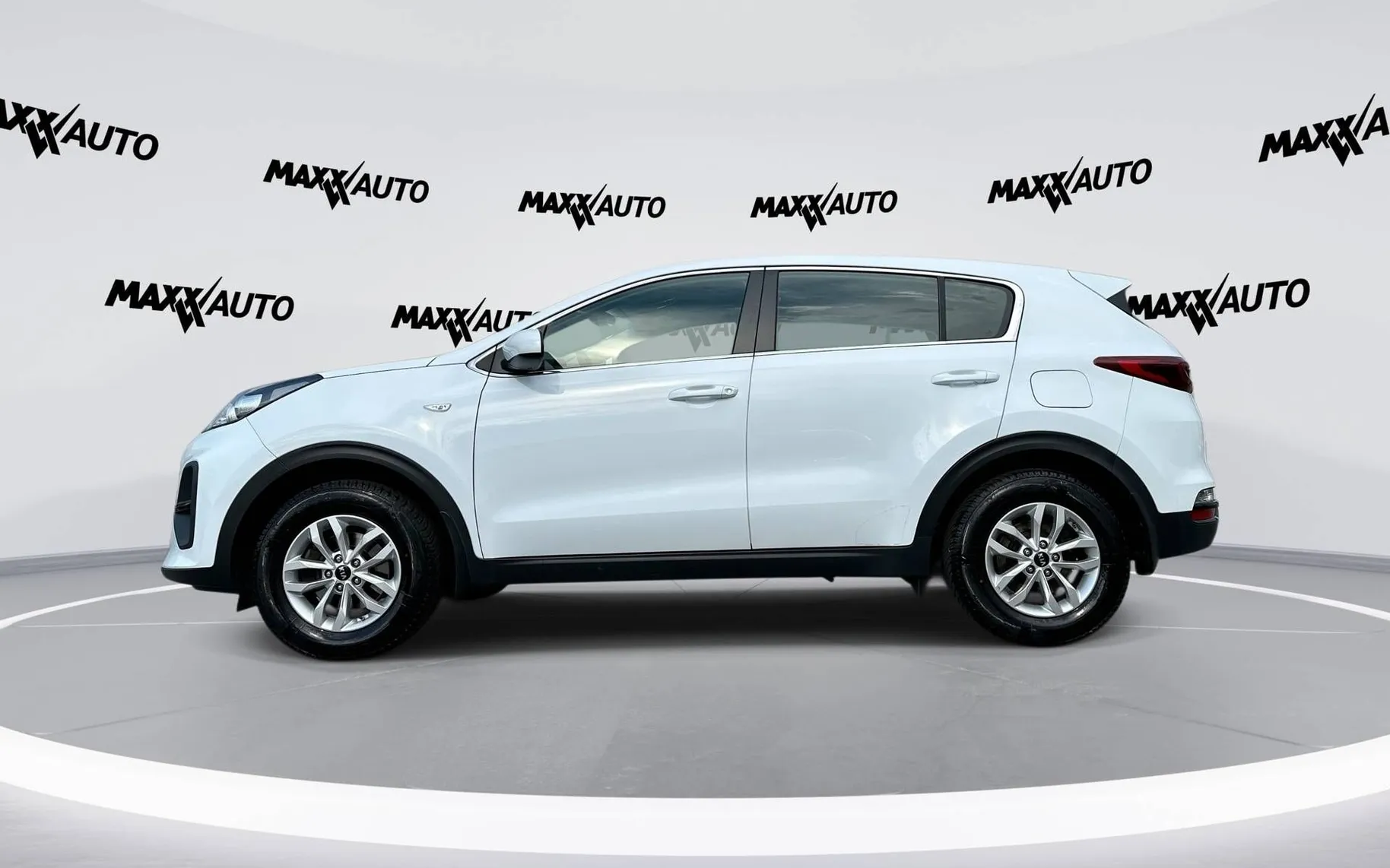 Notranja slika - KIA Sportage - 1.6 GDI LX Active ISG - 8