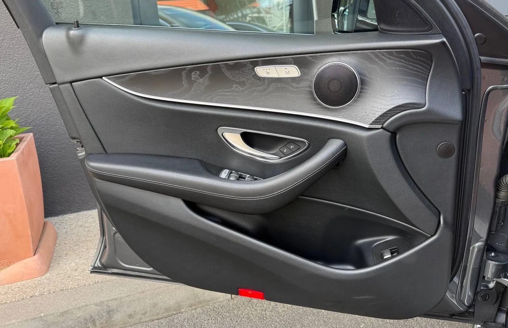 Zunanja slika - Mercedes-Benz E-Razred - E 220d 4MATIC ALLTERRAIN LED NAVI TEMP KAM AMBIENT - 12