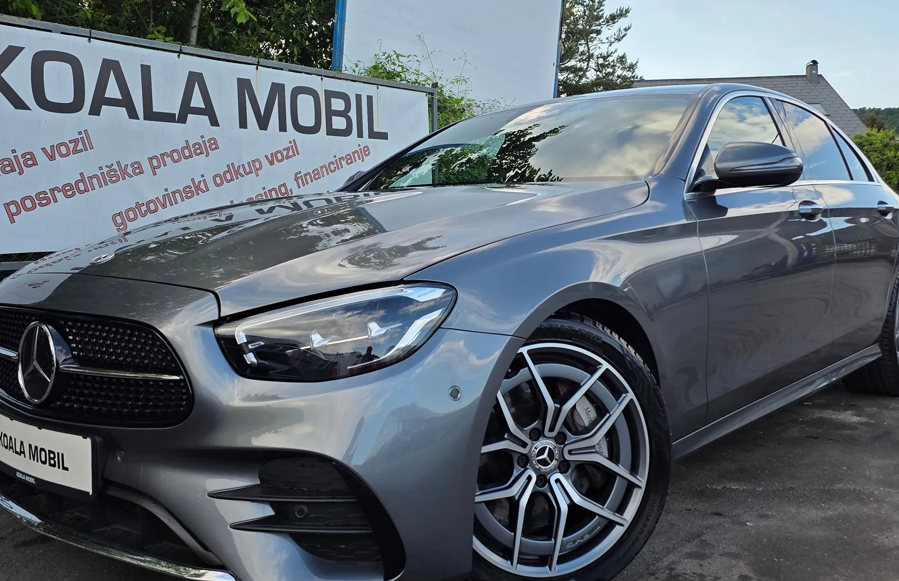 Zunanja slika - Mercedes-Benz E-Razred - E 300 AMG LINE LED-VIRTUAL-KAMERA-1.LASTNIK - 1