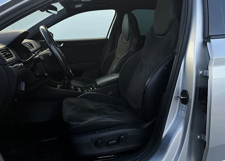 Zunanja slika - Škoda Superb - Sport line ACC-LED-PANO-PDC-V.SERVIS - 9