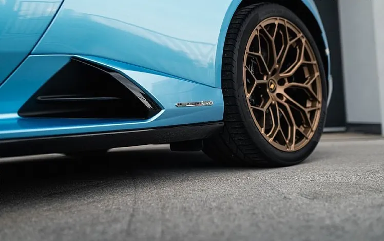 Zunanja slika - Lamborghini Huracan - EVO AWD AZZURO TERZO - 10