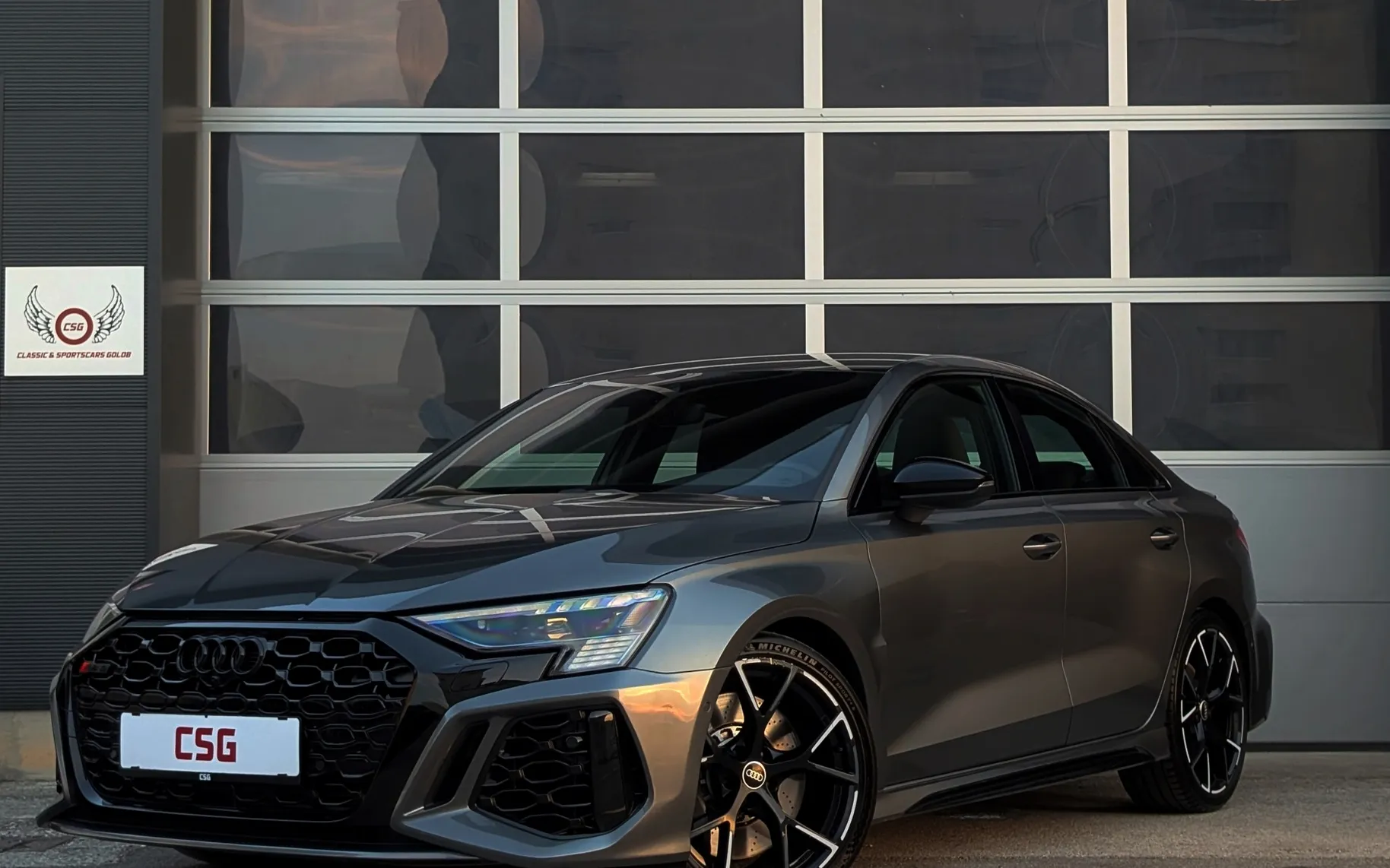 Zunanja slika - Audi RS3 - A3 Limo 2.5 TFSI quattro S-tronic - 3