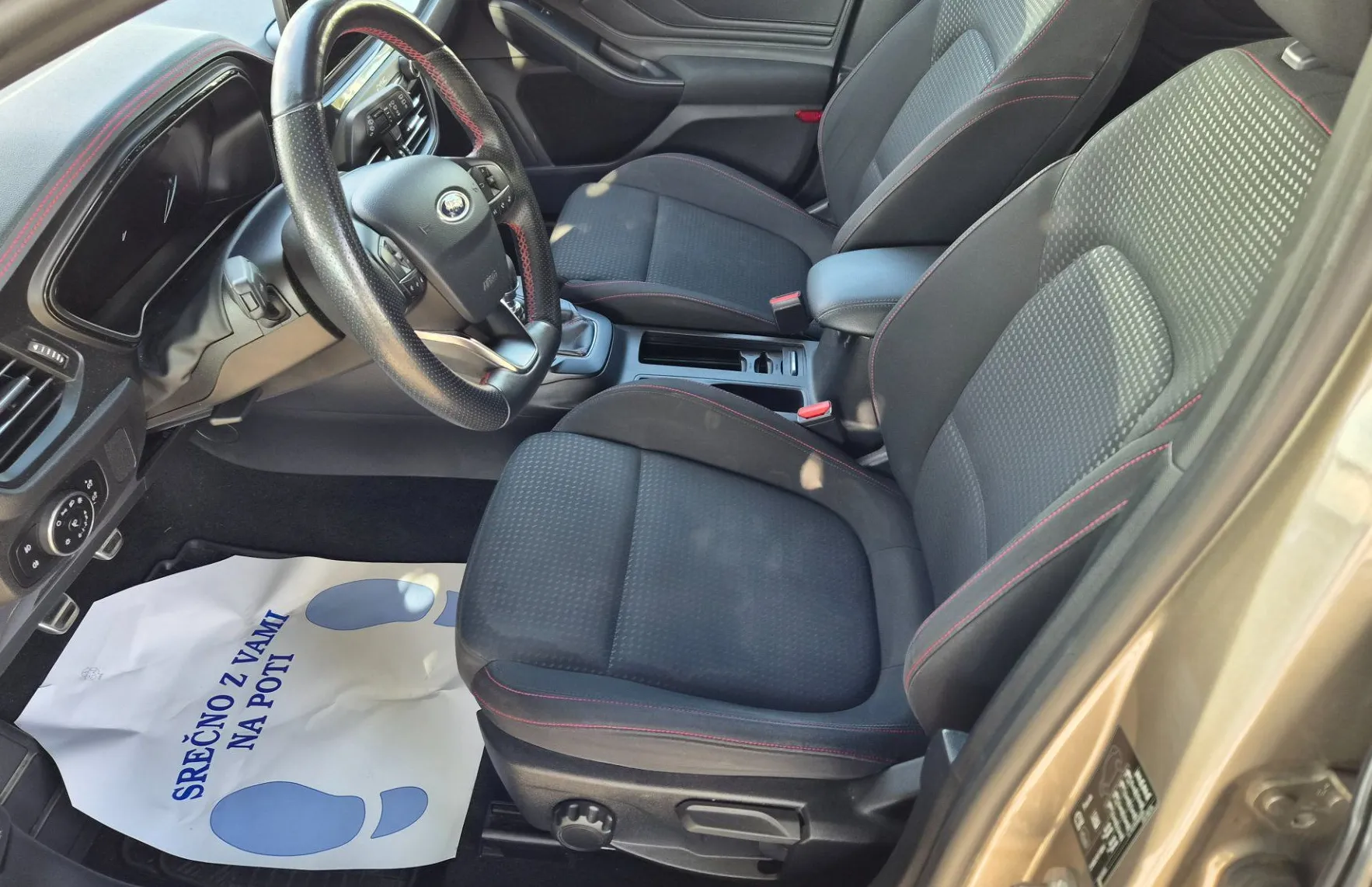 Zunanja slika - Ford Focus - 1.0  ST-Line navi-kamera-pdc-acc-alu - 8