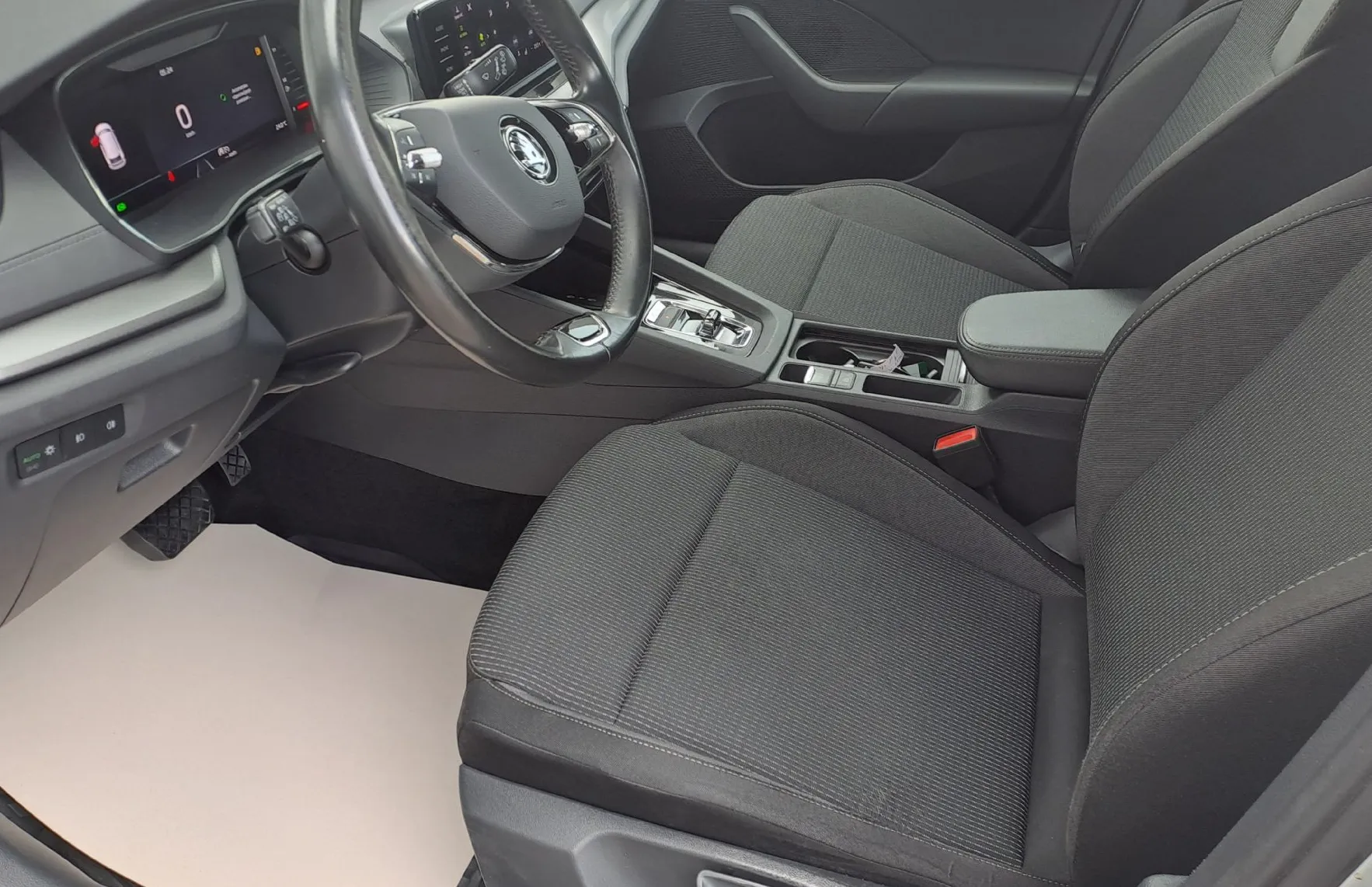 Zunanja slika - Škoda Octavia - Combi 2.0 TDI 4x4 Ambition DSG - 5