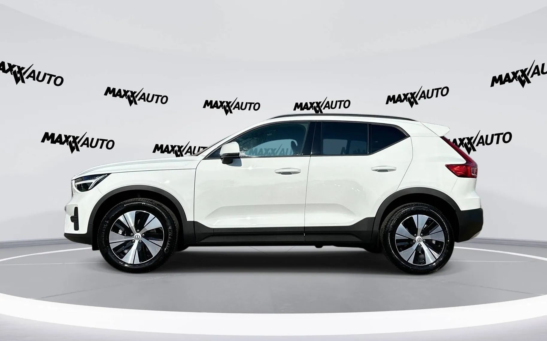 Notranja slika - Volvo XC40 - B3P Core Avt. - 8