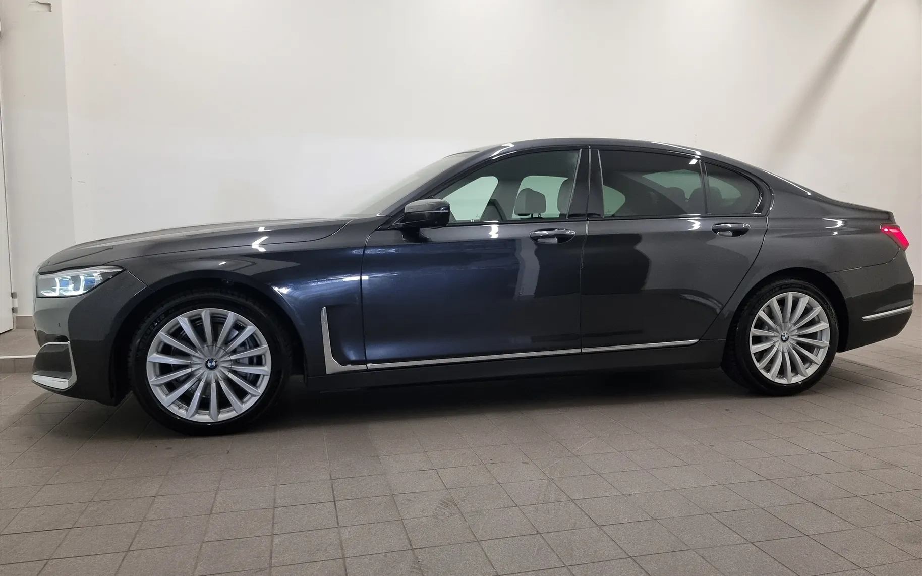 Zunanja slika - BMW Serija 7 - 730d xDrive - 3