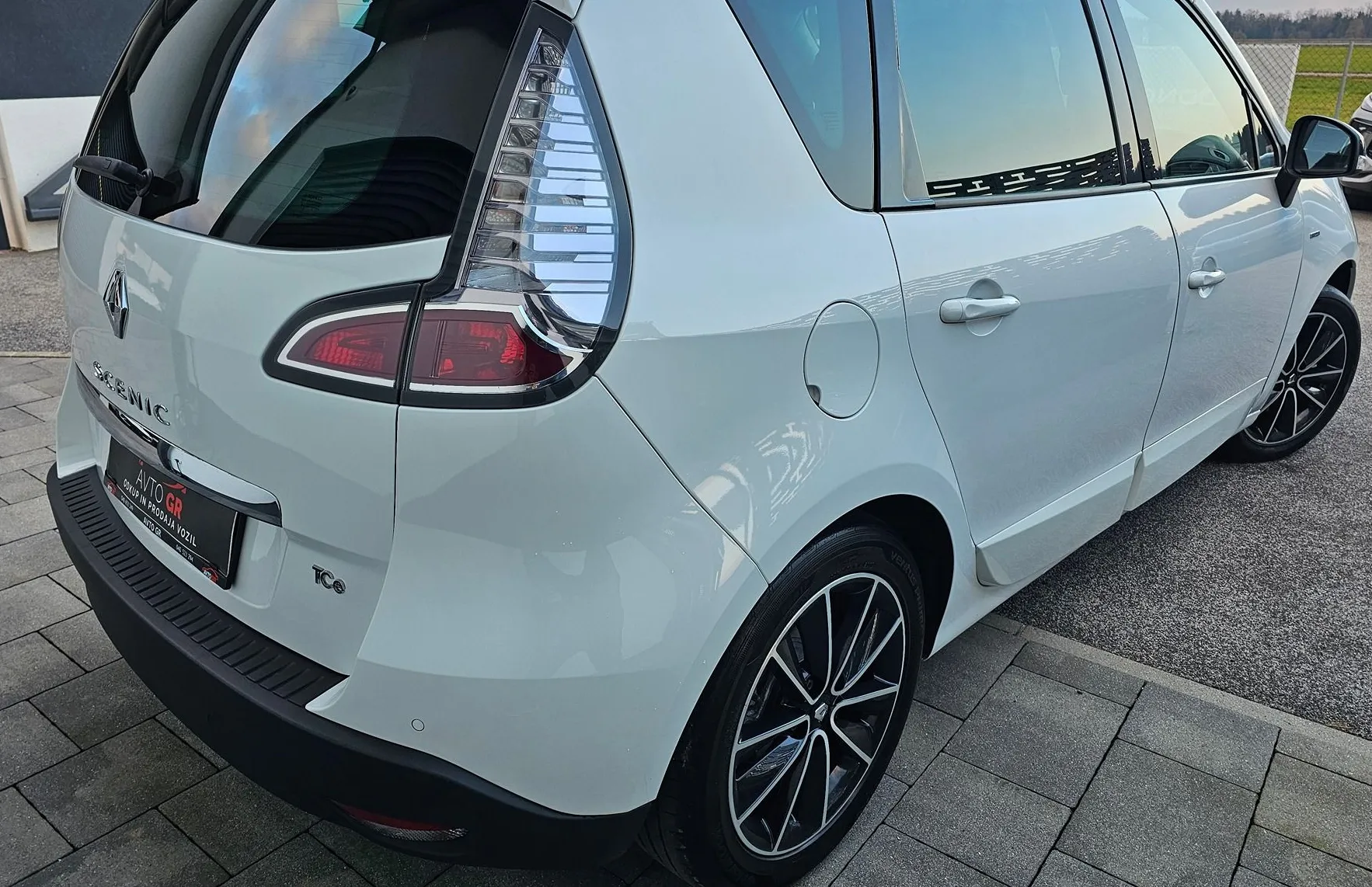 Zunanja slika - Renault Scénic - Scenic 1.2 16v-BOSSE-Le 159.000km-Odličen- Tempo.- - 11