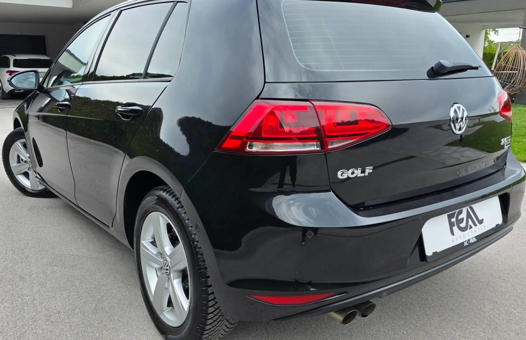 Zunanja slika - VW Golf - 2.0 TDI-HIGHLINE-ACC-SAMOPARKIRANJE-PDC-ODLIČEN - 3