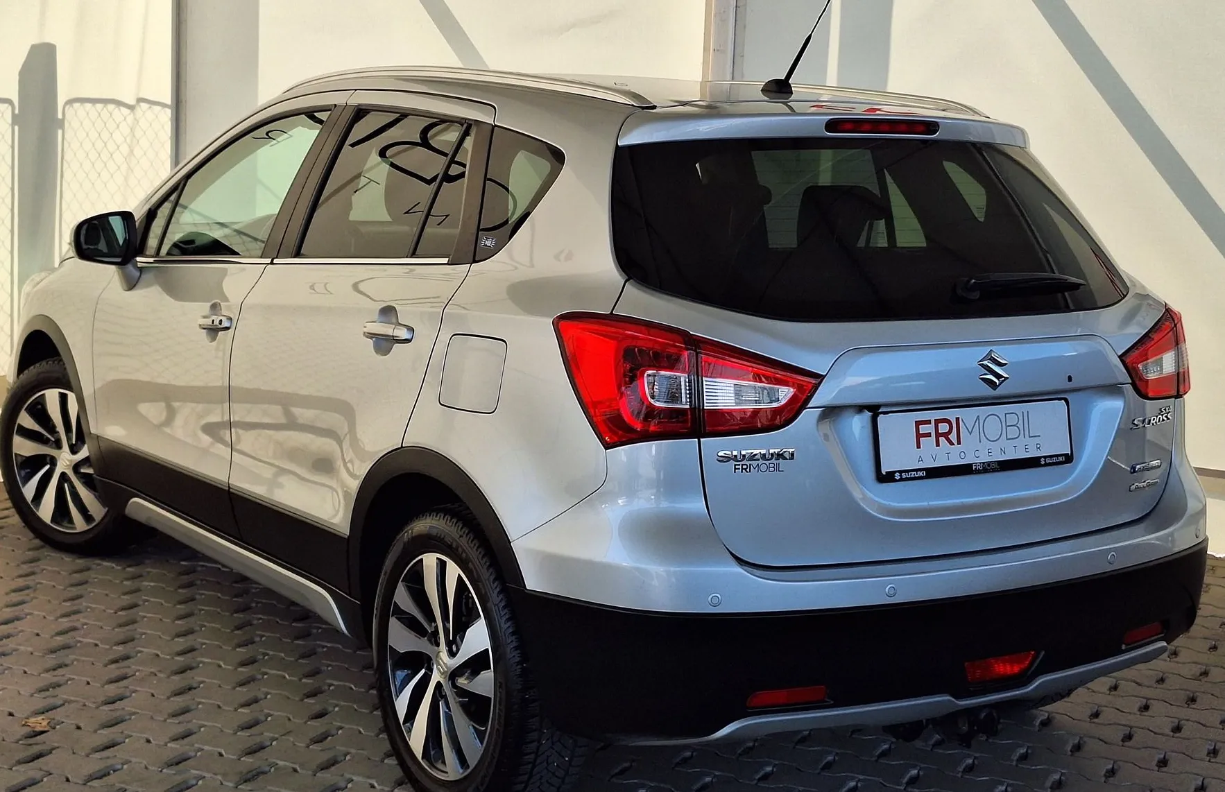 Zunanja slika - Suzuki SX4 S-Cross - 1.4 BOOSTERJET ALLGRIP ELEGANCE•VL.KLJUKA•4X4•SLO• - 4