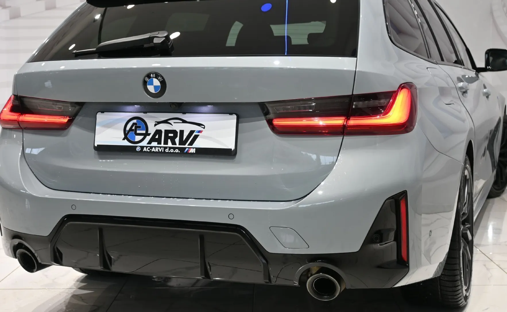 Zunanja slika - BMW Serija 3 - Touring: 330d xDrive -M.SPORT PRO-RADAR-H K-KEYLESS-KAME - 4