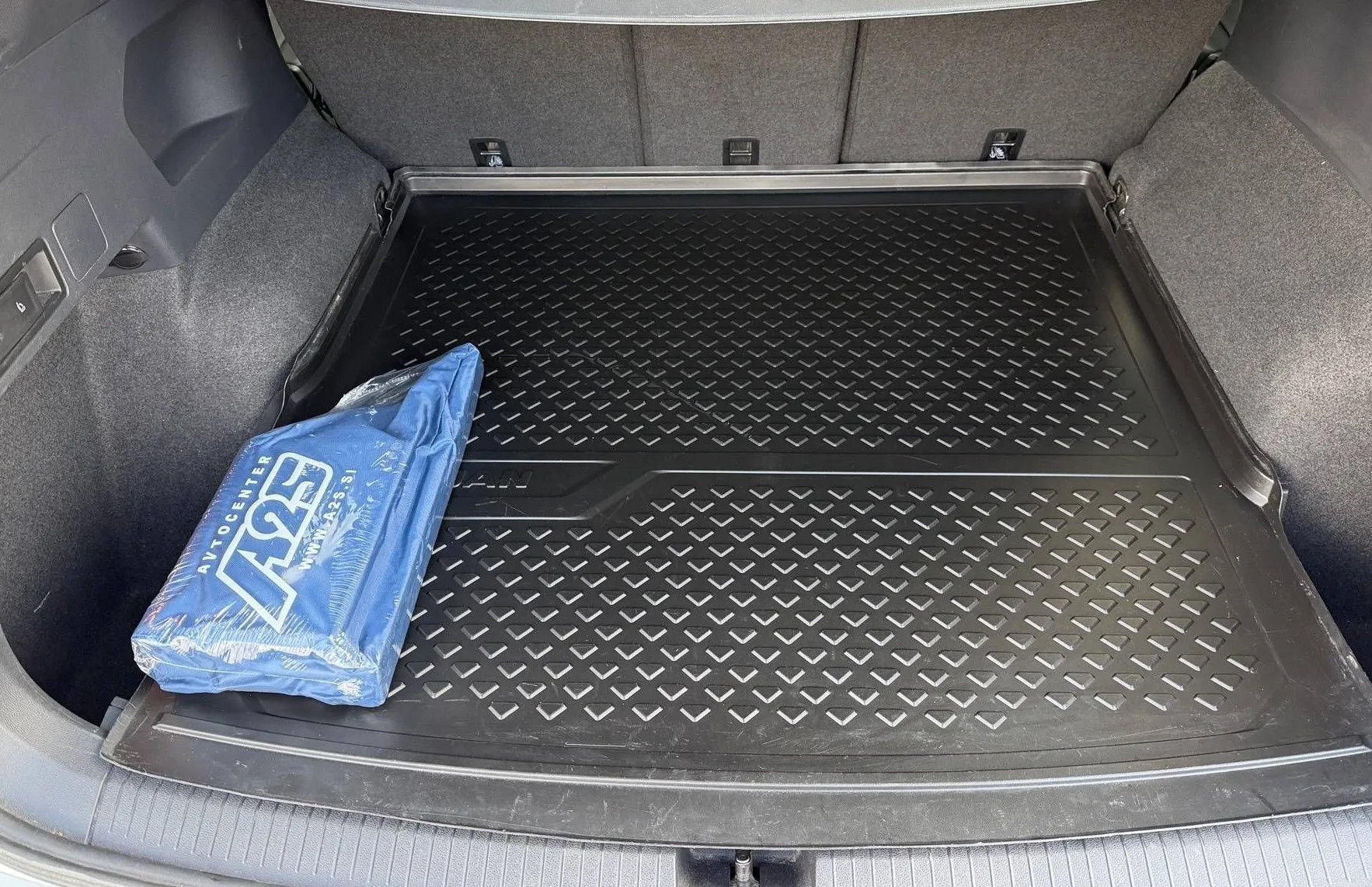 Zunanja slika - VW Tiguan Allspace - 2.0 TDI 4MOTION avt. R-Line 147kW-SLO-1.lastnik - 12
