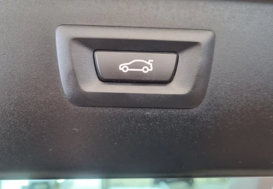 Zunanja slika - BMW Serija 5 - Touring: 525d-AVT-MODIFICIRAN-NAVI-KAMERA-USNJE-XENON-KR - 17
