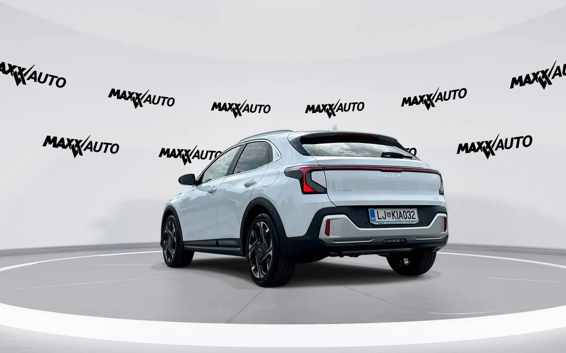 Notranja slika - KIA XCeed - 1.6 T-GDI EX-Line 7 DCT - 7
