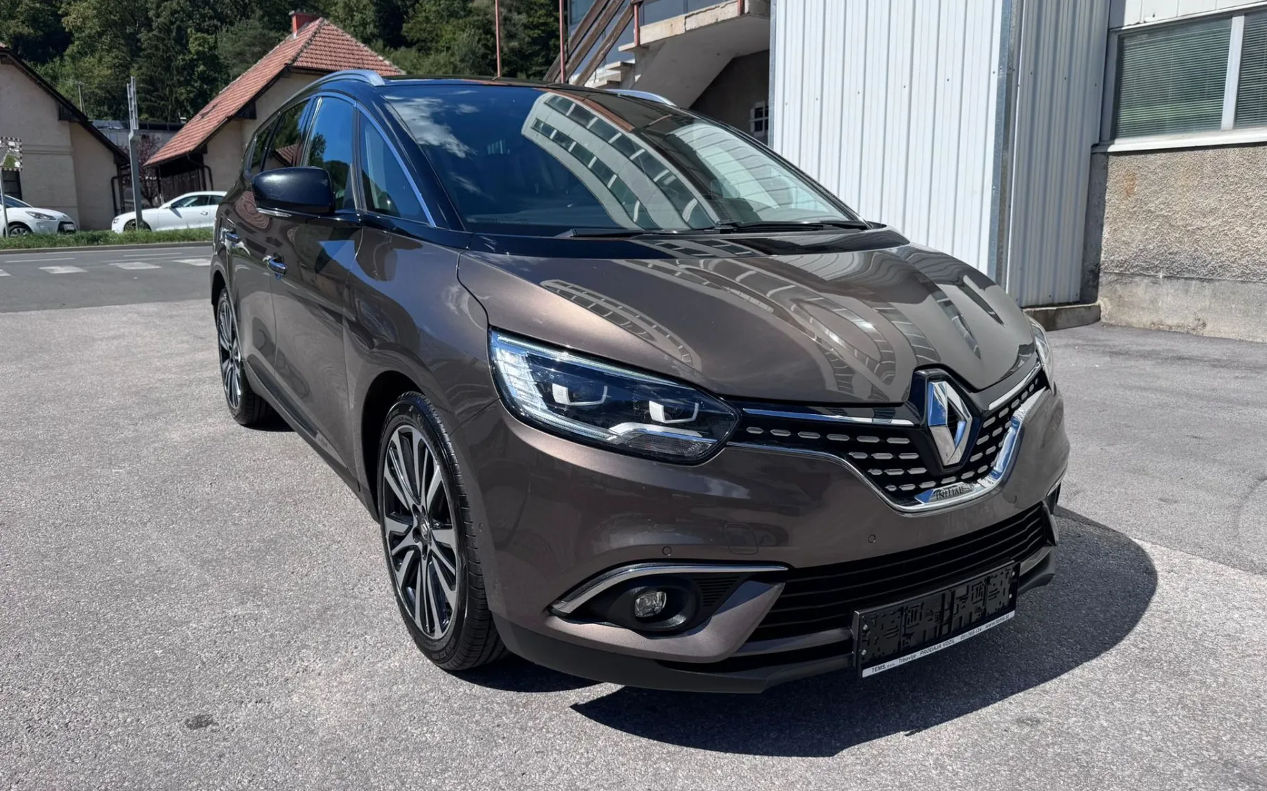 Zunanja slika - Renault Grand Scenic - Scénic 1.6 dCi 160 Energy INITIALE PARIS - EDC - 2