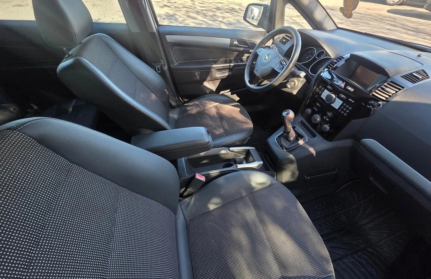 Zunanja slika - Opel Zafira - Enjoy 1.7 CDTI 7 SEDEŽEV-KLIMA-SLOVENSKA-2.LASTNIK - 11