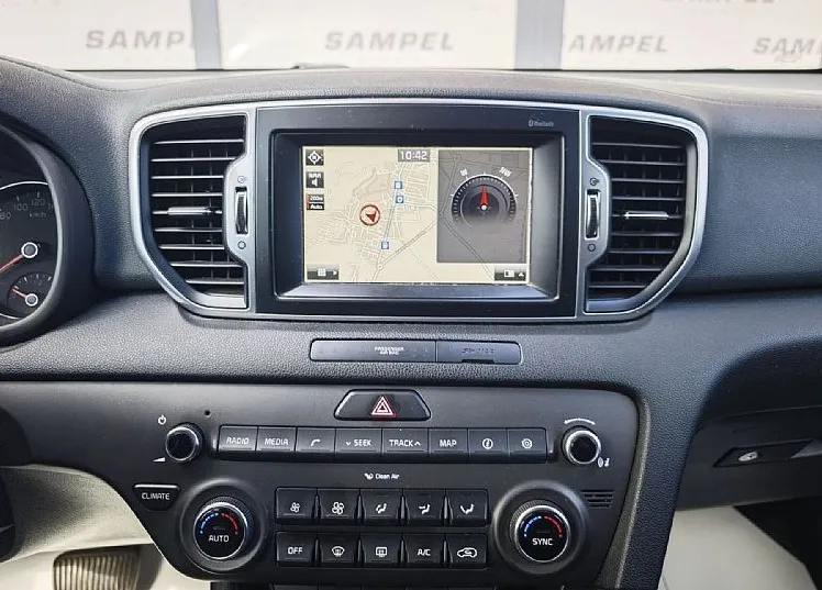 Zunanja slika - KIA Sportage - 2.0 CRDi AWD - GRETJE VOLANA - LANE ASSIST - 13