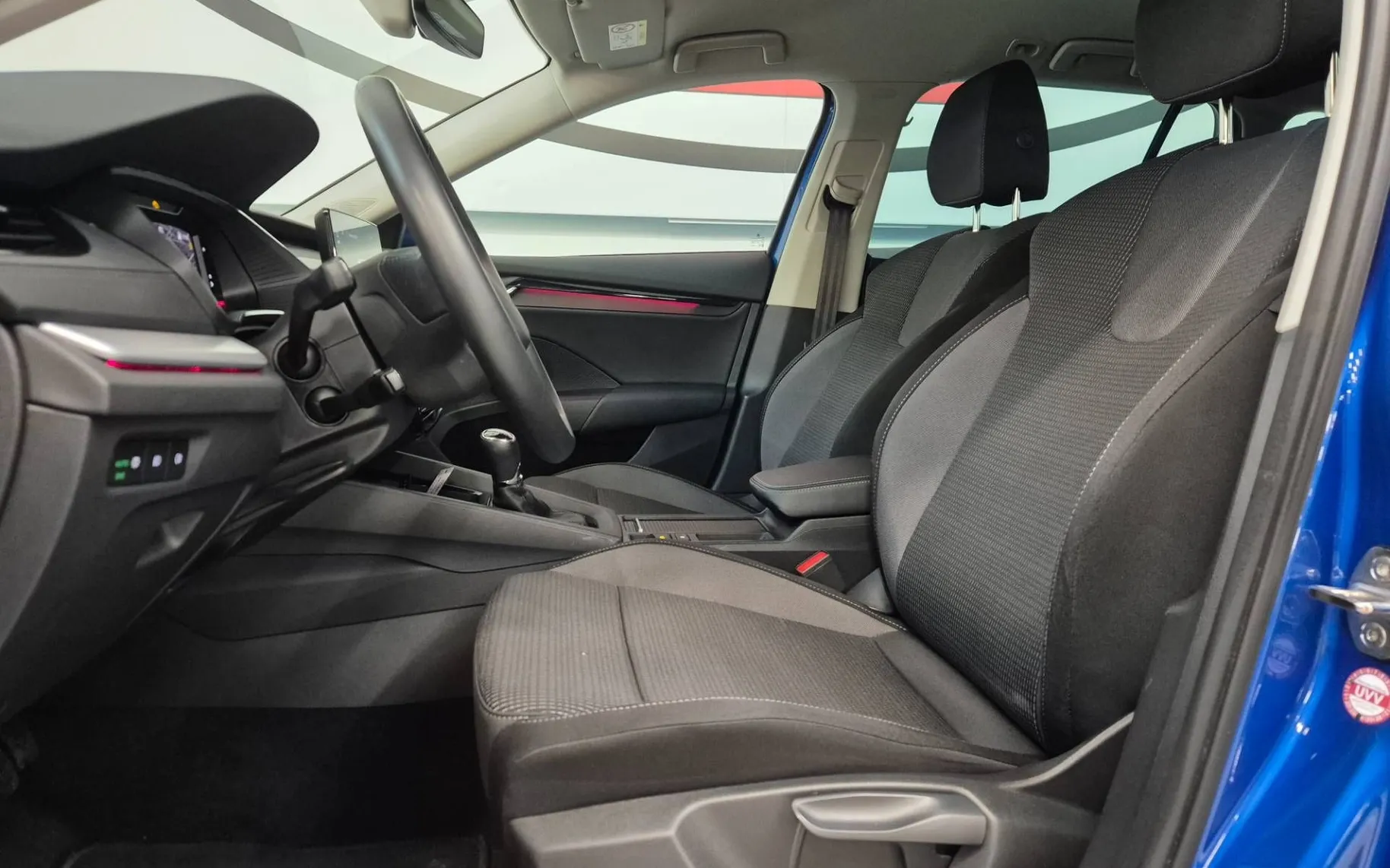 Notranja slika - Škoda Octavia - 2.0 TDI DARILO - ZIMSKE GUME - 7