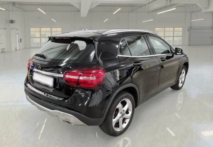 Zunanja slika - Mercedes-Benz GLA-Razred - GLA 180 Avt.KAMERA.USNJE.LED.NAVI. - 2
