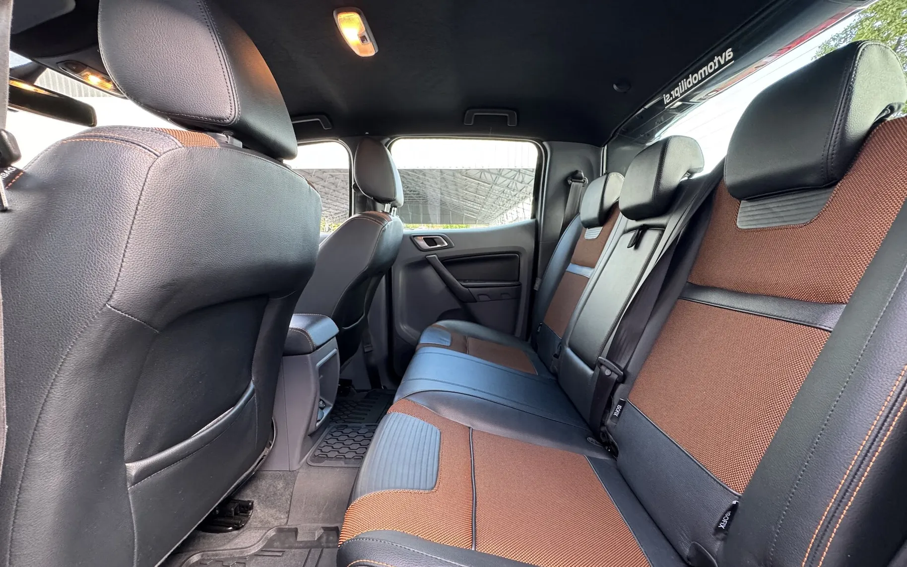 Zunanja slika - Ford Ranger - 3.2 TDCI DC 4X4 A6 WILDTRAK 1.LASTNIK SLO ROLO - 9