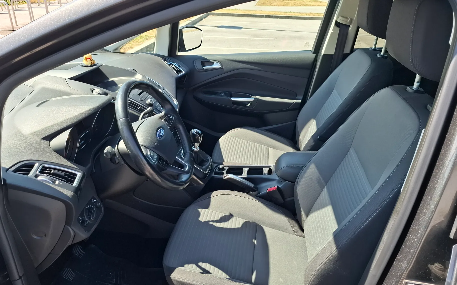 Notranja slika - Ford C-MAX - 1,0 EcoBoost Titanium - 6