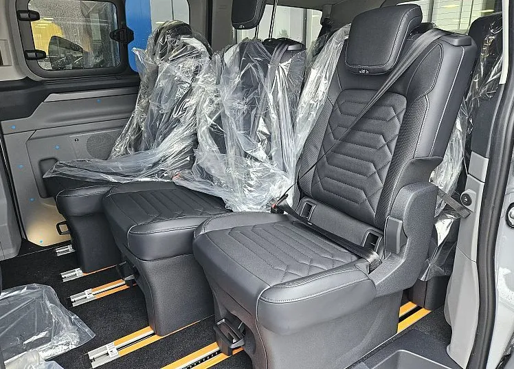 Zunanja slika - Ford Tourneo - Custom TITANIUM X 2.0 TDCi A8 L1H1  ZALOGA - 6
