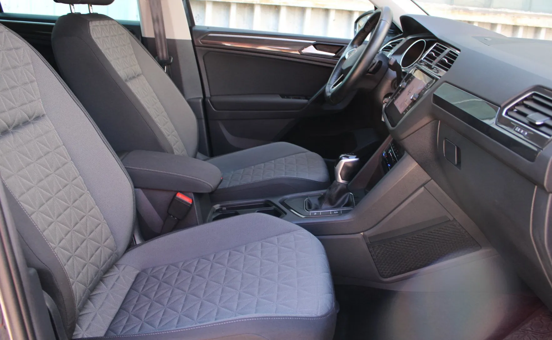 Zunanja slika - Volkswagen Tiguan - 2.0 TDI BMT Life DSG - 13