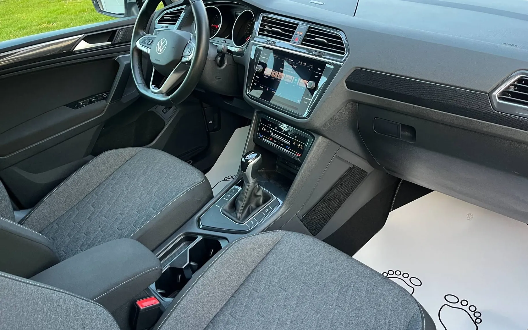 Notranja slika - Volkswagen Tiguan - 2.0 TDI SCR BMT -1 LASTNIK-ALU-LED-KAM-ODLIČEN... - 11