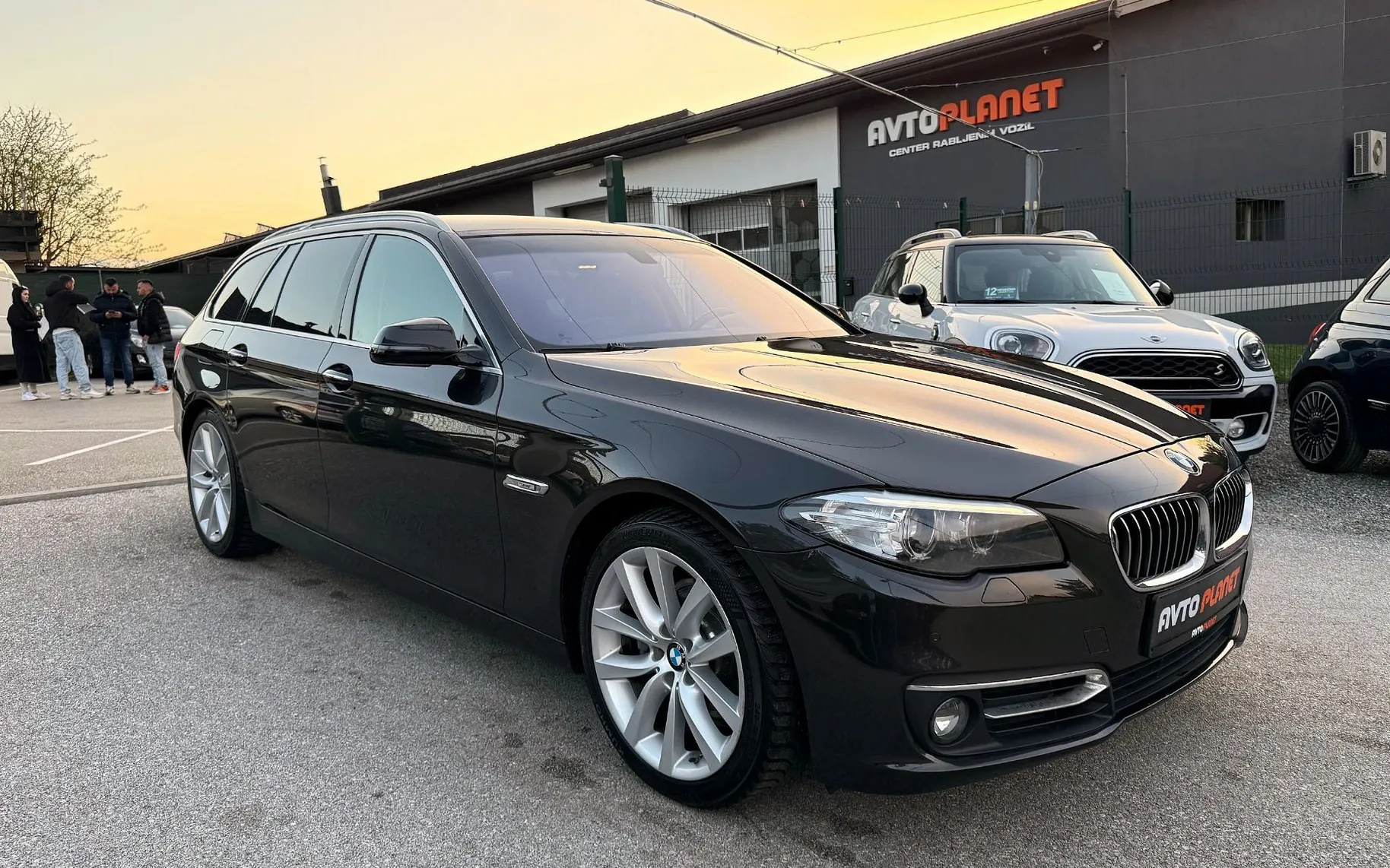Zunanja slika - BMW Serija 5 - Touring: 520d xDrive AUT. LuxuryLiNE LED XENON USNJE ALU - 4