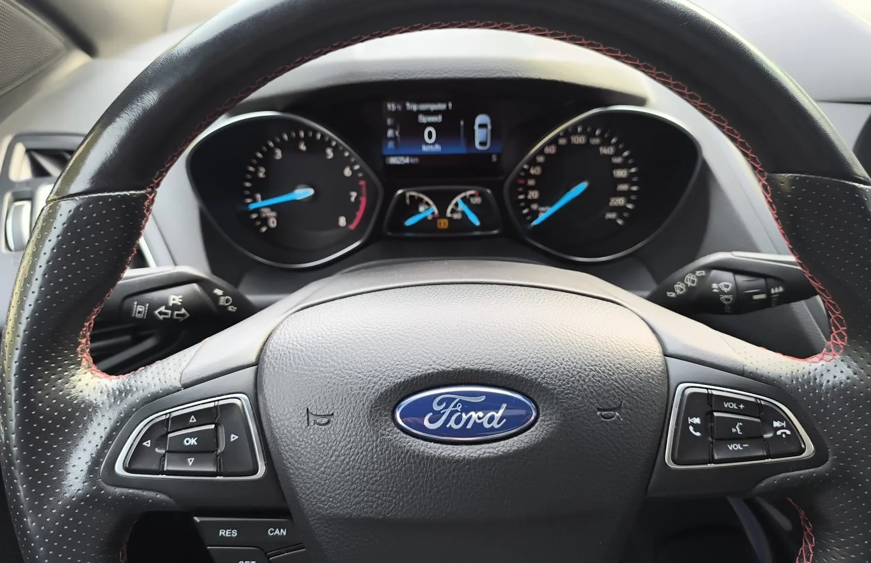 Zunanja slika - Ford Kuga - 4x2 1.5 EcoBoost M6 ST-Line - 2.LAST.- FULL OPREMA - 12