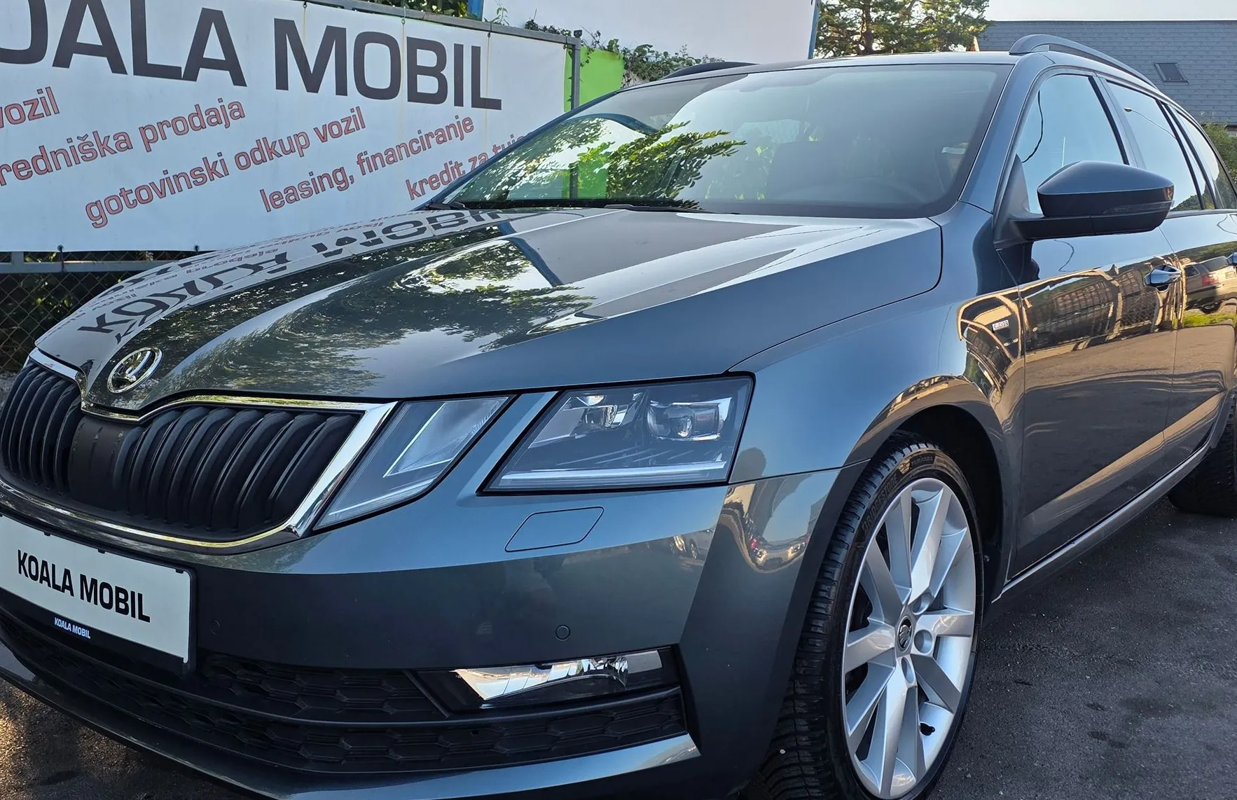 Zunanja slika - Škoda Octavia - COMBI 2.0TDI DSG LED-NAVI-CANON-GRETJE SEDEŽEV-ALU - 20