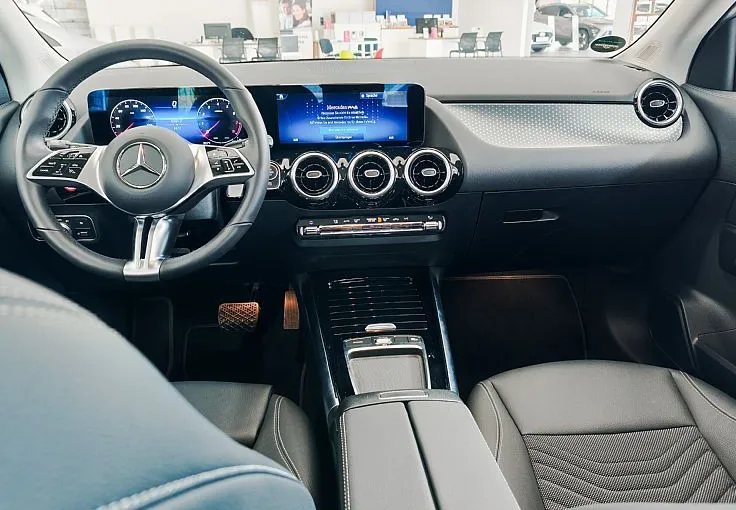 Zunanja slika - Mercedes-Benz GLA-Razred - GLA 200 PRO-NAV-OGR.SED-AVT.PRT-FULL LED-DAB-VIDEO - 7