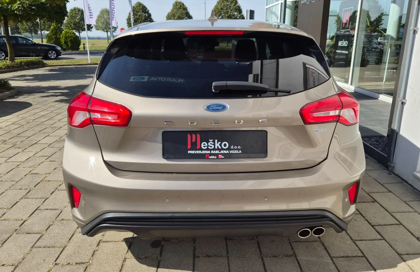 Zunanja slika - Ford Focus - 1.0  ST-Line navi-kamera-pdc-acc-alu - 6
