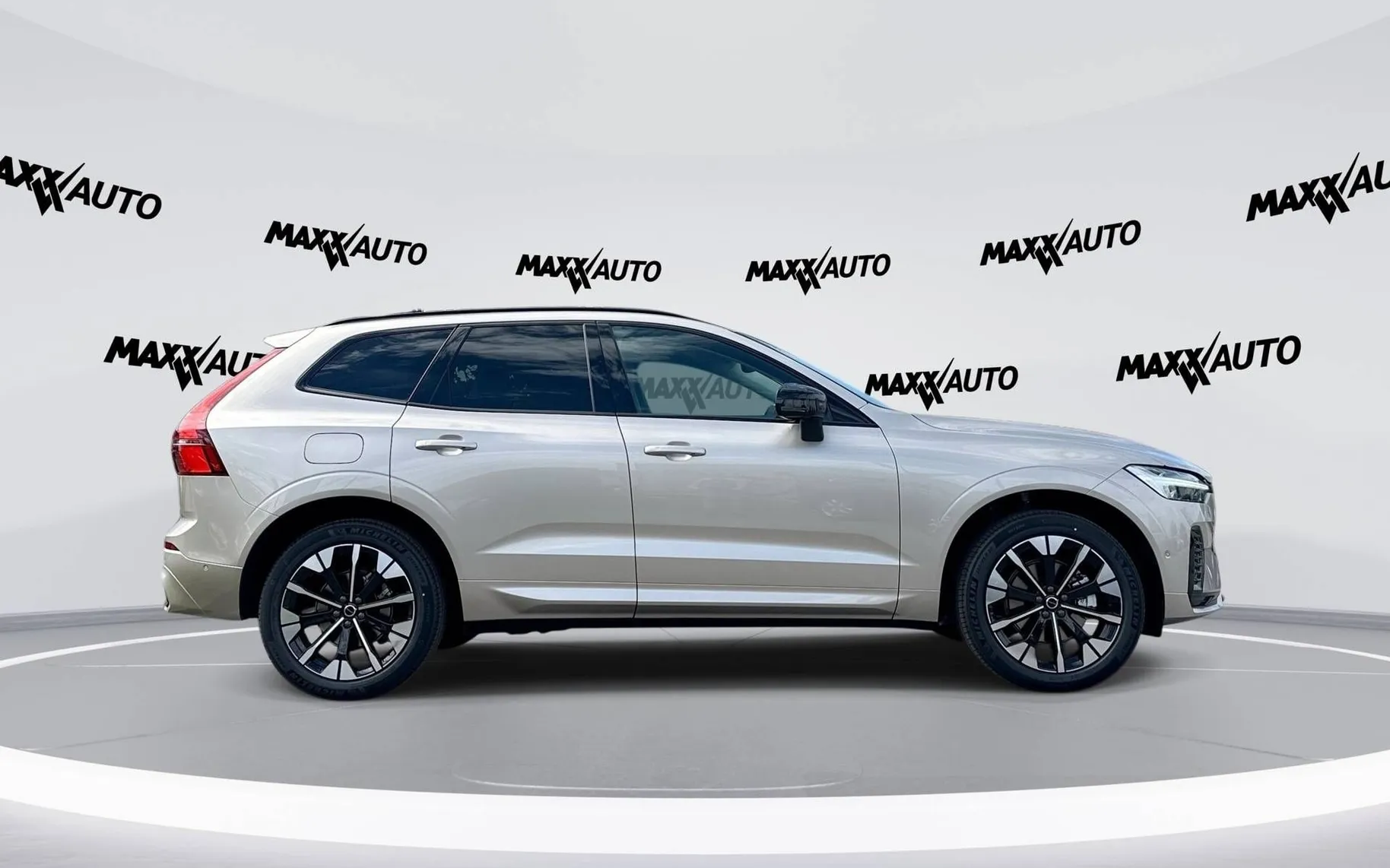 Zunanja slika - Volvo XC60 - B5 P AWD Plus Dark Avt. - 4