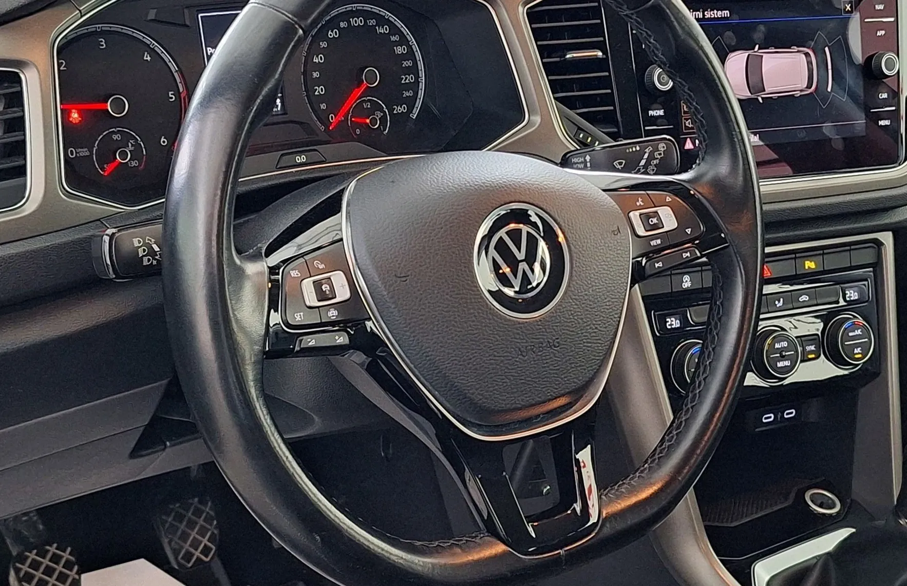 Zunanja slika - Volkswagen T-Roc - 2.0 TDI SCR  •PDC•KAMERA•ACC• - 18