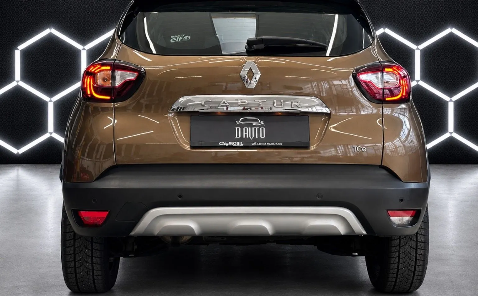 Notranja slika - Renault Captur - TCe 120 Energy Intens SAMO 53000km-SLO POREKLO - 7