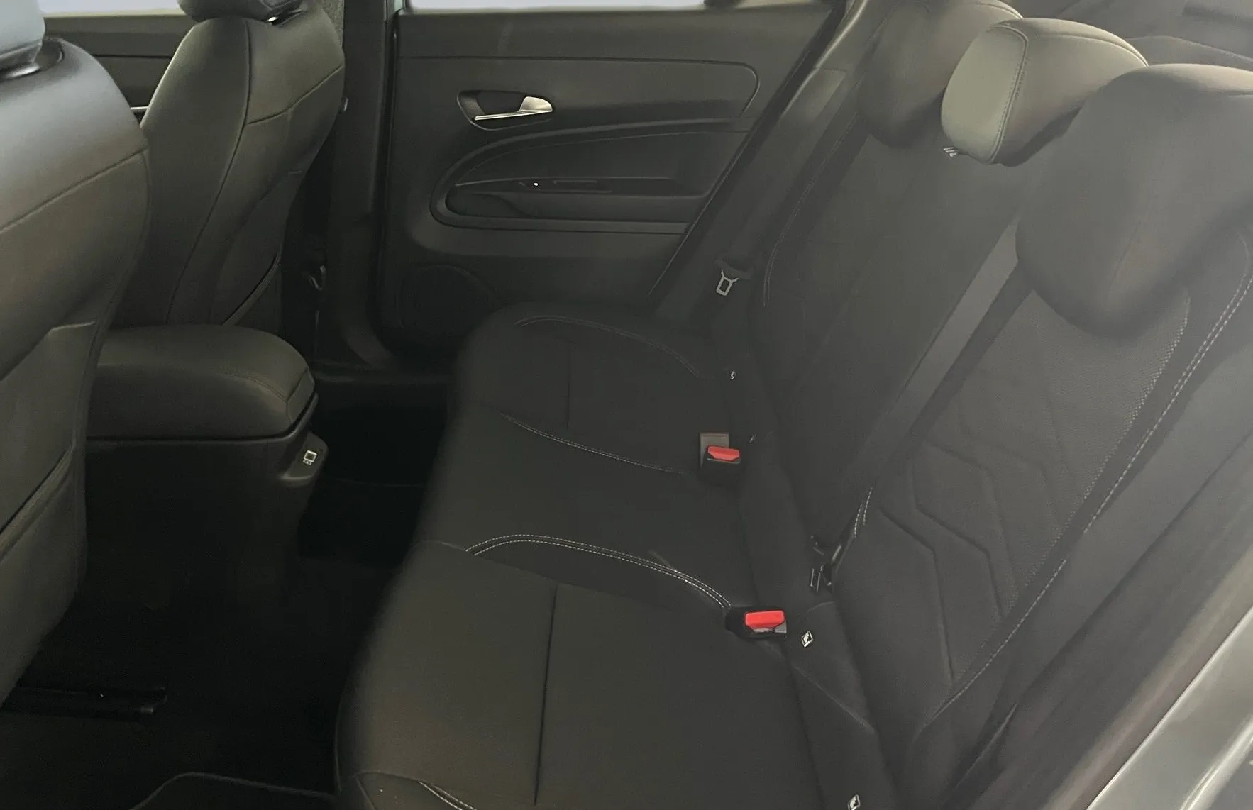 Zunanja slika - Jeep Avenger - 1.2 MHEV Altitude e-DCT6 - 11