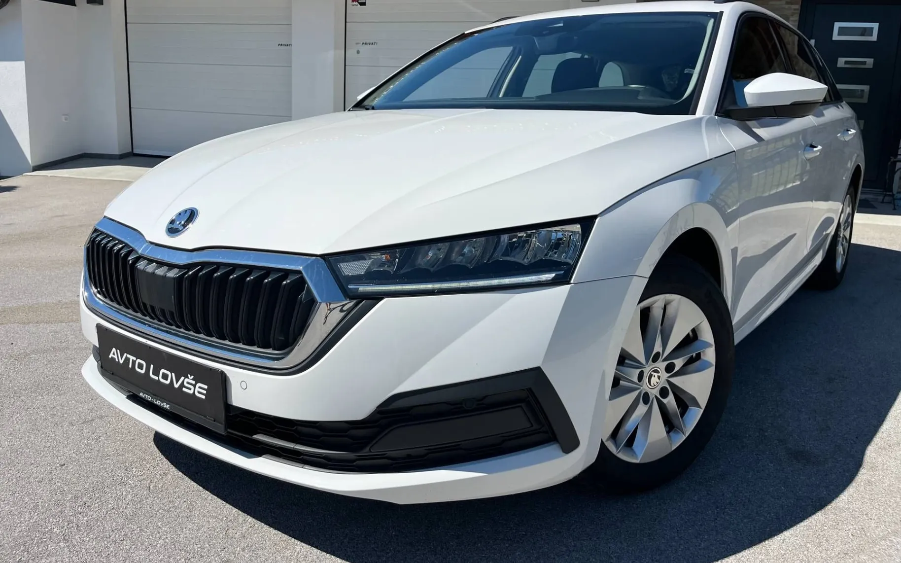 Zunanja slika - Škoda Octavia - Combi 2.0 TDI-1 LASTNIK-KAM-ALU-NAVI-ODLIČNA - 1
