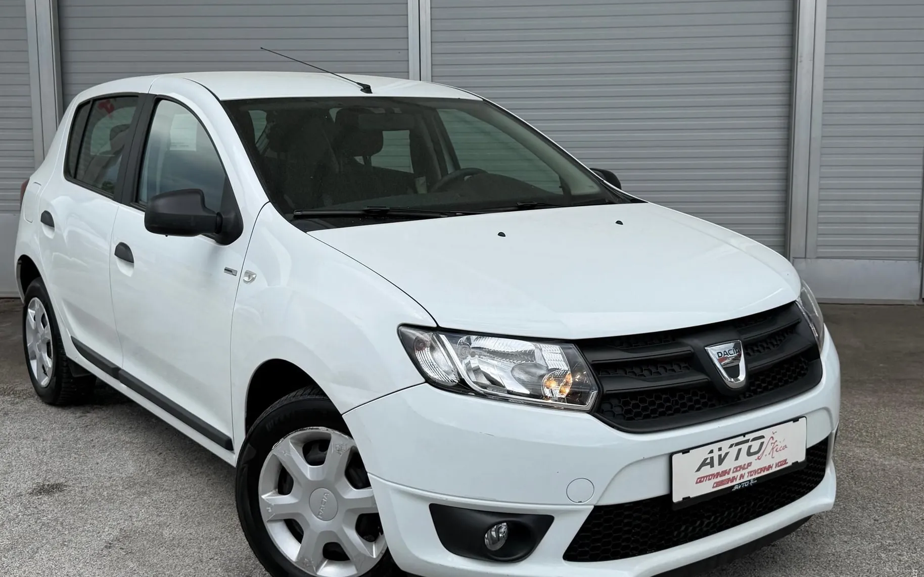 Zunanja slika - Dacia Sandero - 1.2 16V-90.000KM-SLO-KLIMA-SERVO VOLAN-TRAJNIK - 2