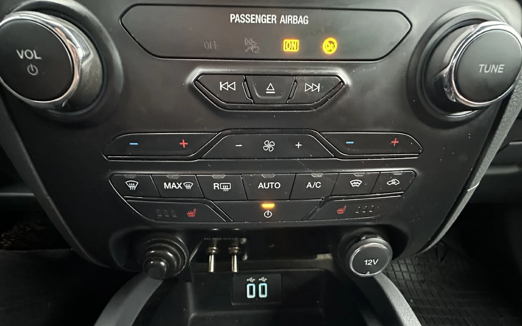 Zunanja slika - Ford Ranger - 3.2TDCI.4X4.KAMERA.NAVI.XENON.ZAP.DIFERENCIAL - 14