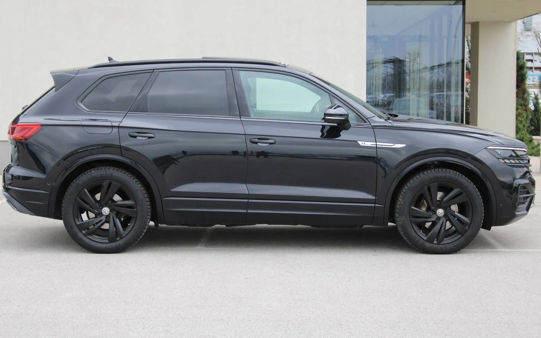 Zunanja slika - VW Touareg - V6 TDI R-LINE LUFT MASAŽA IQ MATRIX ACC KAM PANO.. - 9