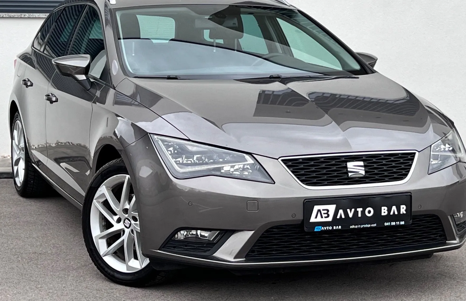 Zunanja slika - Seat Leon - 1.6 TDI+SLO+ALU+NAVI+PDC+LED - 3