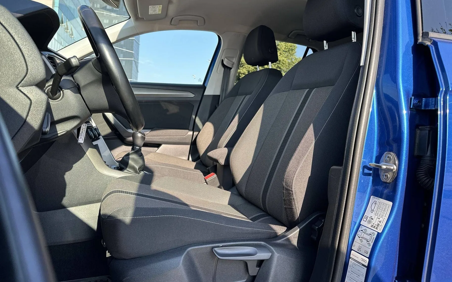Notranja slika - Volkswagen T-Roc - 1.0 TSI BMT Style - 10