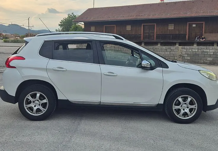 Zunanja slika - Peugeot 2008 - Allure + BREZ POLOGA TUDI ZA TUJCE Z VIZO - 4