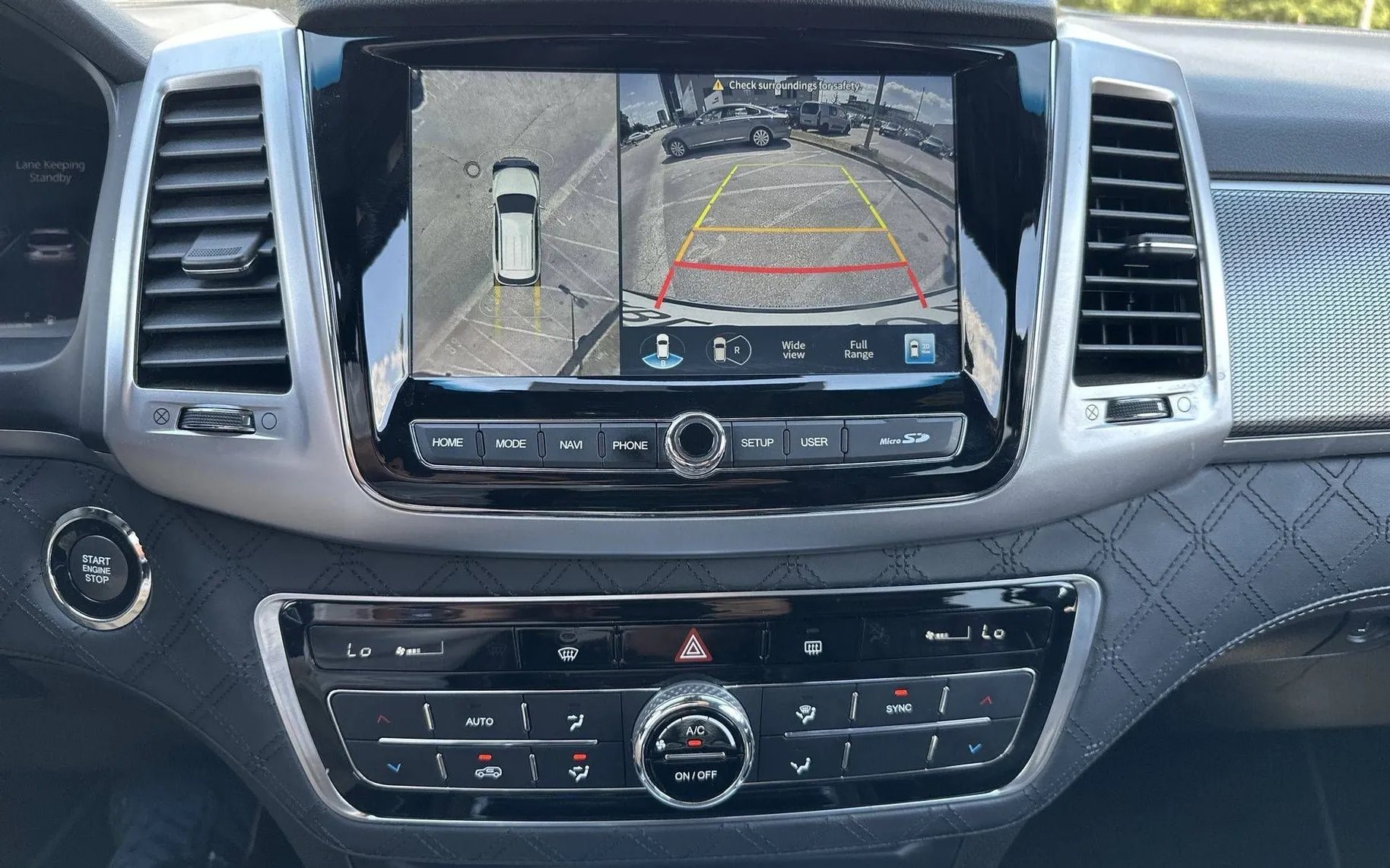 Notranja slika - SsangYong Rexton - 2.2 XDi Limited 4WD AT - 17