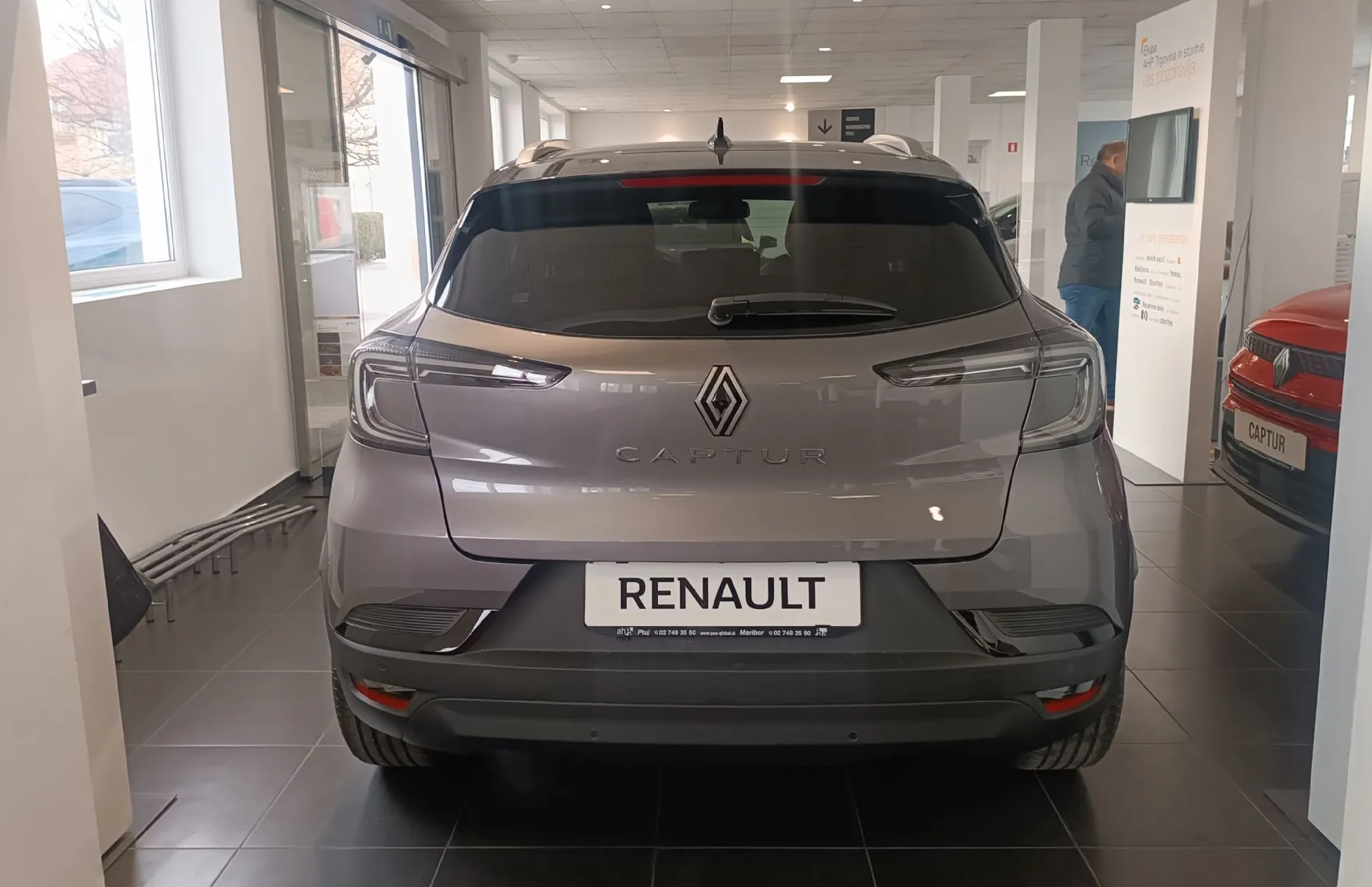 Zunanja slika - Renault Captur - TCe 115 techno + 4 LET GRATIS SERVIS - 4