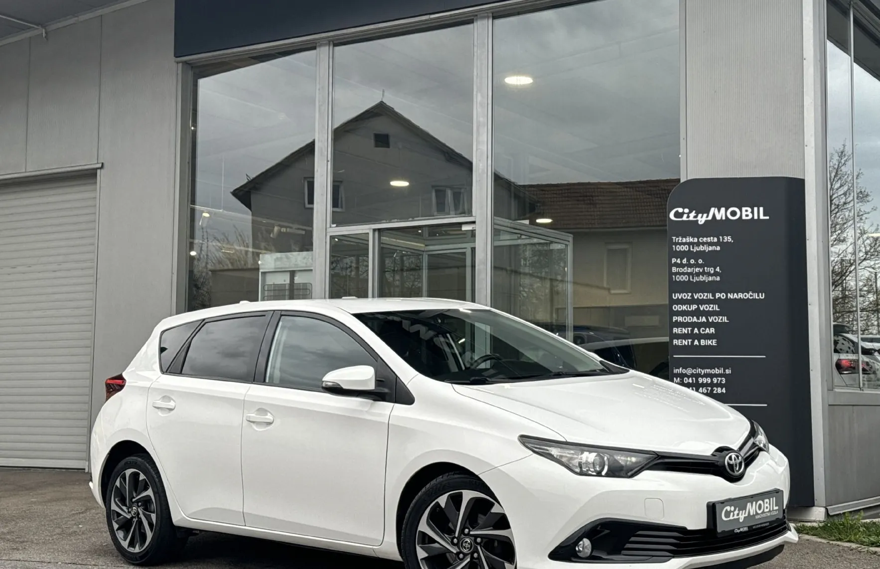 Zunanja slika - Toyota Auris - SLO-SPORT-KAMERA-TEMPOMAT-2xKLIMA-12 MESEČNO JAM. - 1
