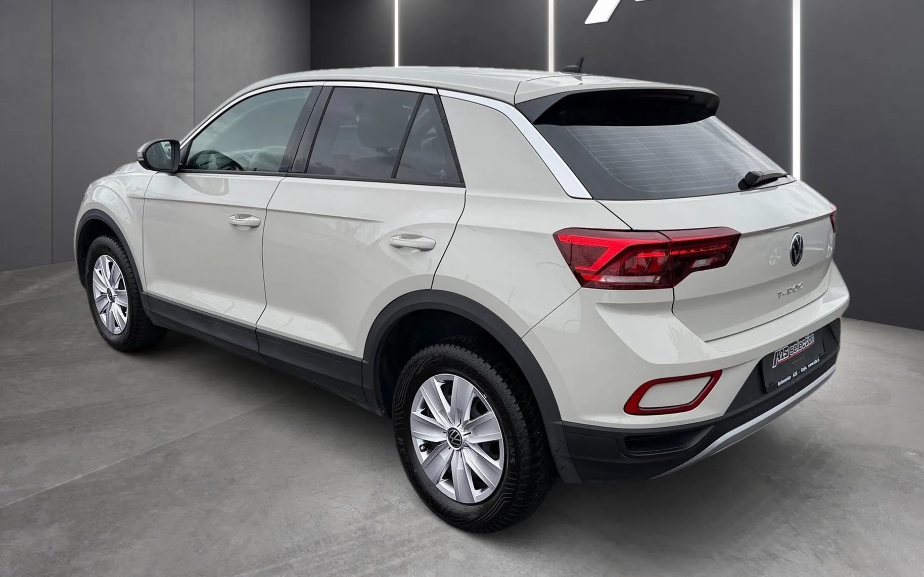 Zunanja slika - Volkswagen T-Roc - 1.0 TSI BMT Life-komaj 31.131 KM-1.lastnik-Virtual - 4