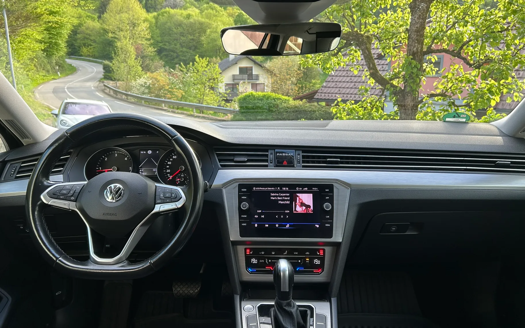 Notranja slika - VW Passat - Variant 2.0 TDI DSG, ELKTRIČNA KLJUKA, KAMERA Premium - 13