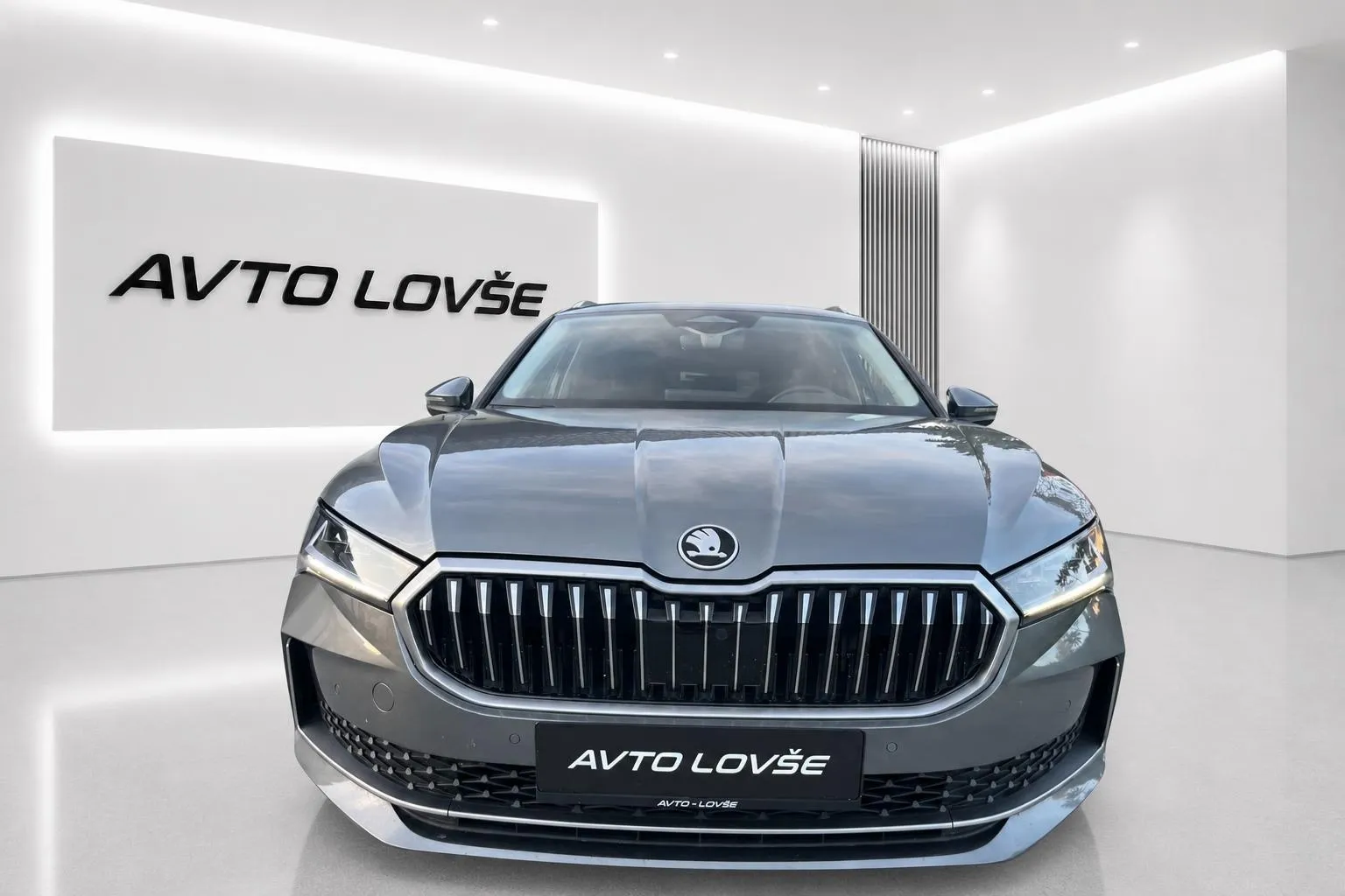 Zunanja slika - Škoda Superb - Combi 2.0 TDI  DSG-1 LASTNIK-NAVI-LED-19 COL-KAM - 3